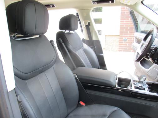 2023 Land Rover Range Rover P400 SE LWB 7 Seat