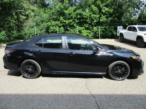 2022 Toyota Camry SE Nightshade