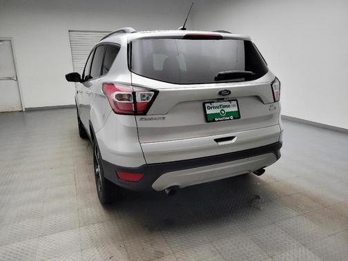 Ingot Silver Metallic 2017 Ford Escape SE