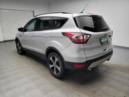 Ingot Silver Metallic 2017 Ford Escape SE