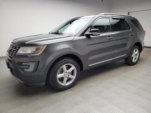 Gray 2017 Ford Explorer XLT