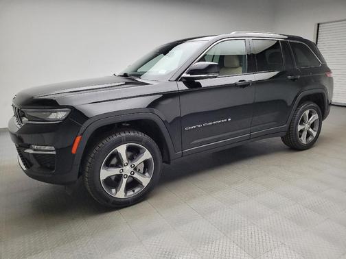 Diamond Black Crystal Pearlcoat 2023 Jeep Grand Cherokee Limited