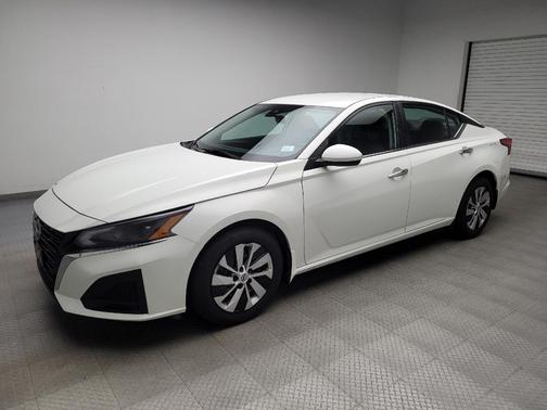 Glacier White 2023 Nissan Altima S FWD