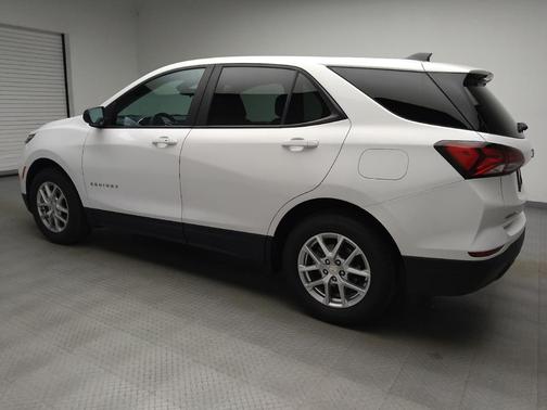 Summit White 2022 Chevrolet Equinox LS