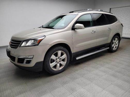 Gold 2017 Chevrolet Traverse 1LT