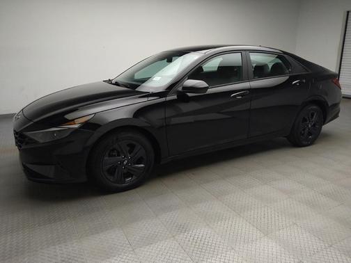 Phantom Black 2023 Hyundai ELANTRA SEL