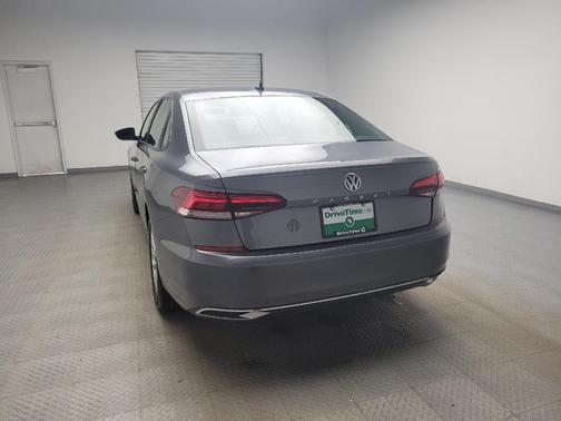 Platinum Gray Metallic 2021 Volkswagen Passat 2.0T S