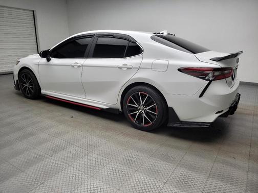 Super White 2021 Toyota Camry SE