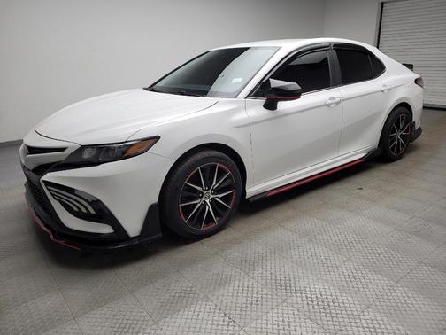 Super White 2021 Toyota Camry SE