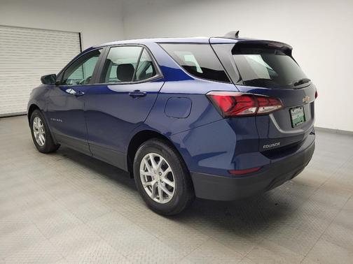 Blue Glow Metallic 2022 Chevrolet Equinox LS