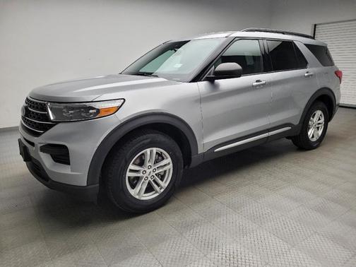 Iconic Silver Metallic 2020 Ford Explorer XLT
