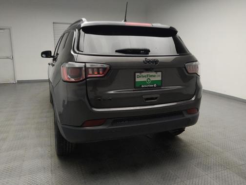 Granite Crystal Metallic Clearcoat 2019 Jeep Compass Latitude
