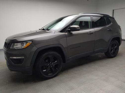 Granite Crystal Metallic Clearcoat 2019 Jeep Compass Latitude