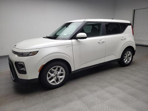 Snow White Pearl 2021 Kia Soul S