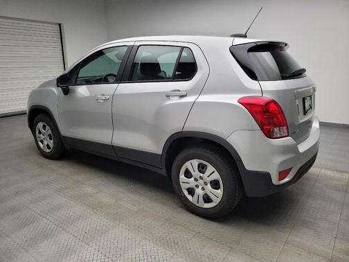 Silver Ice Metallic 2017 Chevrolet Trax LS