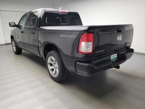 Diamond Black Crystal Pearlcoat 2022 RAM 1500 Big Horn/Lone Star