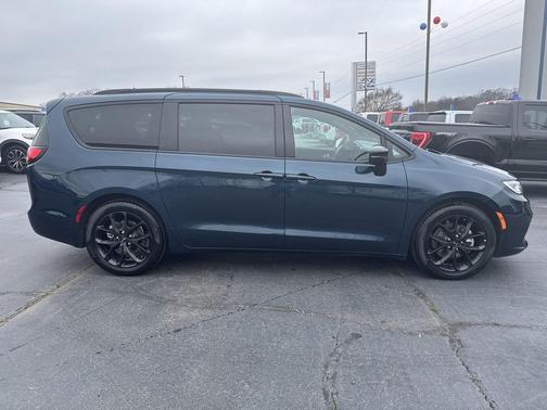 2025 Chrysler Pacifica Limited