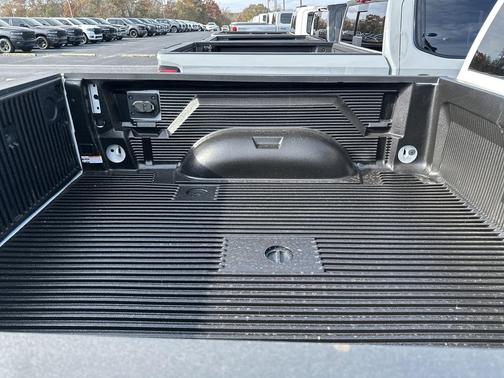 2024 RAM 2500 Tradesman Crew Cab 4x4 6'4' Box