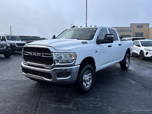 2024 RAM 2500 Tradesman Crew Cab 4x4 6'4' Box