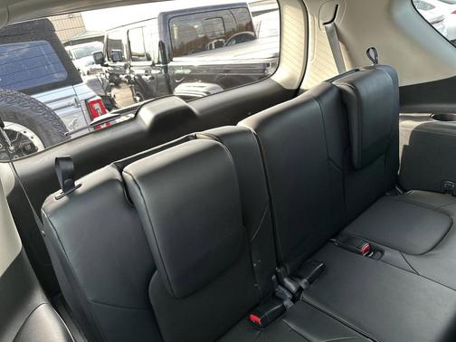 2022 Nissan Armada SV 2WD