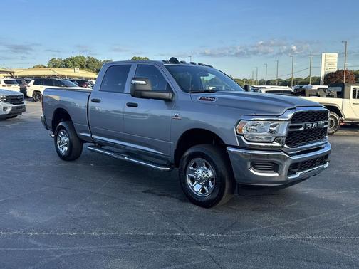 2024 RAM 2500 Tradesman Crew Cab 4x4 6'4' Box