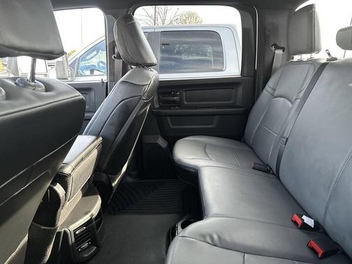 2024 RAM 2500 Tradesman Crew Cab 4x4 6'4' Box