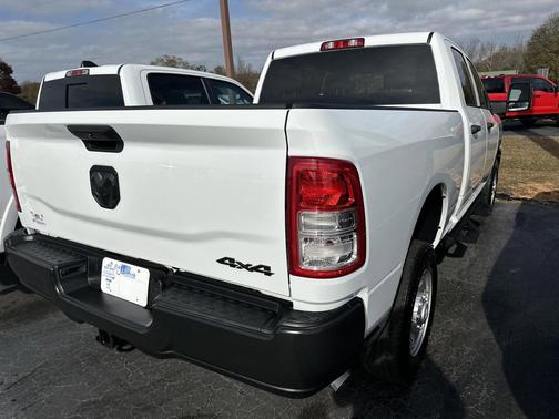 2024 RAM 2500 Tradesman Crew Cab 4x4 6'4' Box