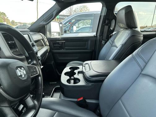 2024 RAM 2500 Tradesman Crew Cab 4x4 6'4' Box