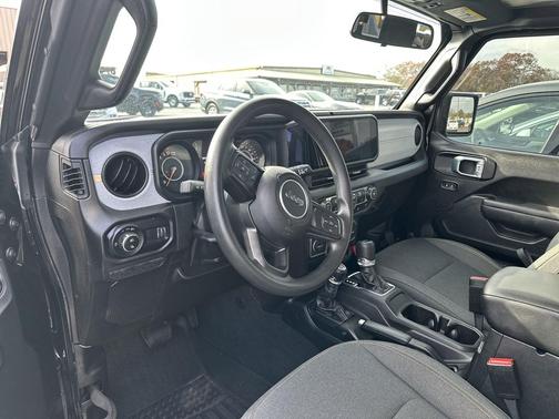 2025 Jeep Gladiator Nighthawk