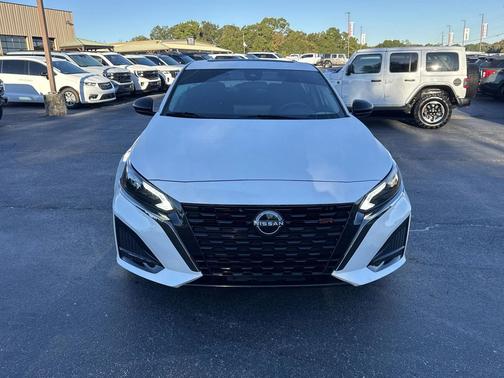 2024 Nissan Altima SR FWD