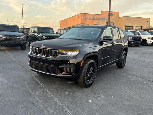 2024 Jeep Grand Cherokee Laredo