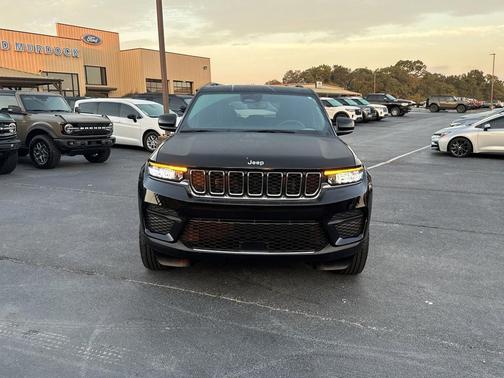 2024 Jeep Grand Cherokee Laredo