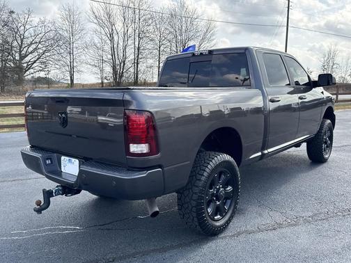 2017 RAM 2500 Laramie Crew Cab 4x4 6'4' Box