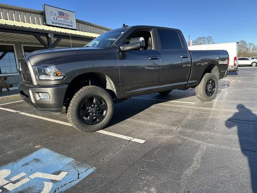 2017 RAM 2500 Laramie Crew Cab 4x4 6'4' Box