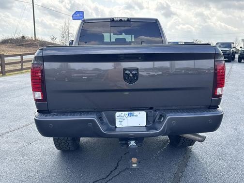 2017 RAM 2500 Laramie Crew Cab 4x4 6'4' Box