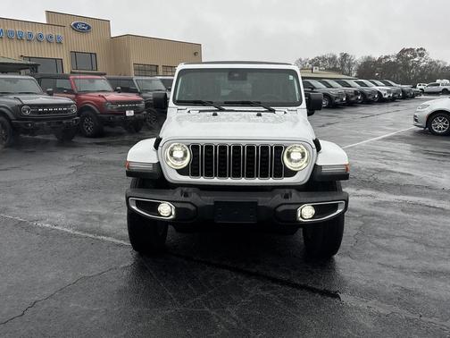 2025 Jeep Wrangler 4-Door Sahara 4x4