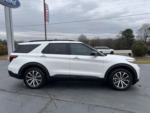 2023 Ford Explorer ST-Line