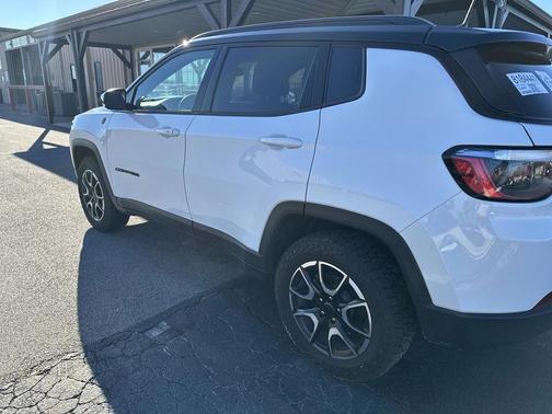 2025 Jeep Compass Trailhawk