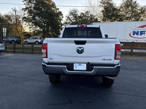 2024 RAM 2500 Tradesman Crew Cab 4x4 6'4' Box
