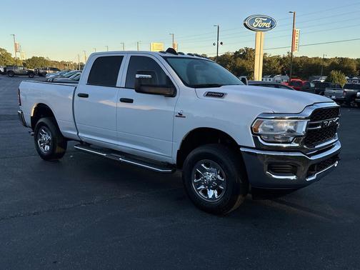2024 RAM 2500 Tradesman Crew Cab 4x4 6'4' Box