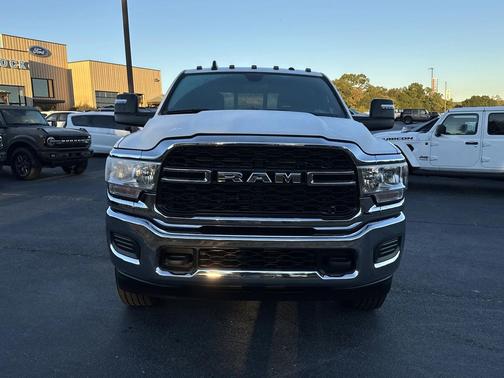 2024 RAM 2500 Tradesman Crew Cab 4x4 6'4' Box