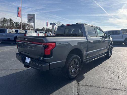 2025 Ford F-150 Lightning LARIAT