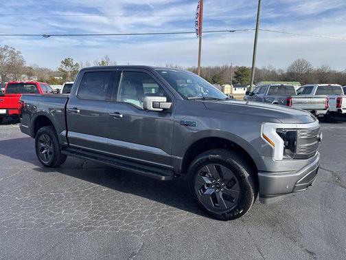 2025 Ford F-150 Lightning LARIAT