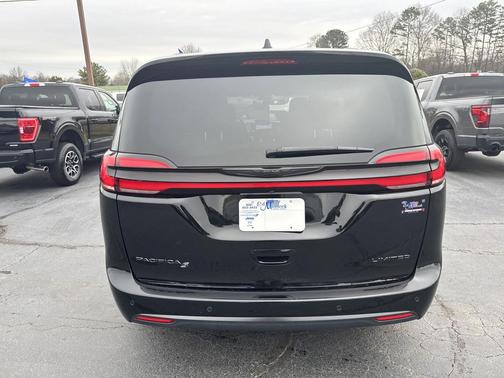 2025 Chrysler Pacifica Limited