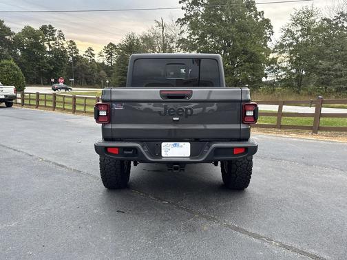 2024 Jeep Gladiator Sport