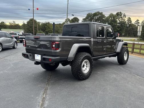 2024 Jeep Gladiator Sport