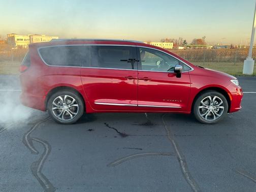 2026 Chrysler Pacifica L