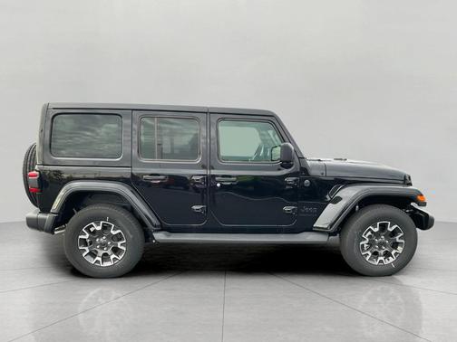 2025 Jeep Wrangler 4-Door Sahara 4x4