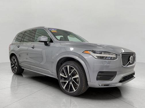 2020 Volvo XC90 T6 Momentum