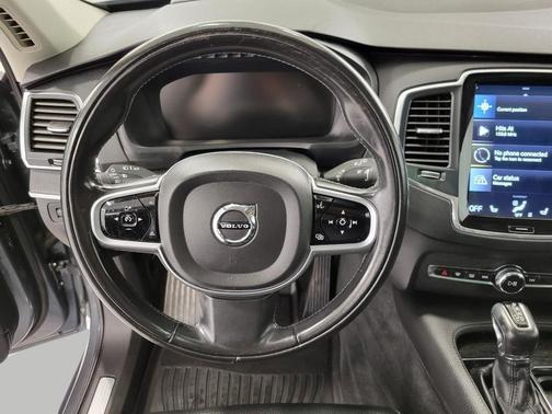 2020 Volvo XC90 T6 Momentum